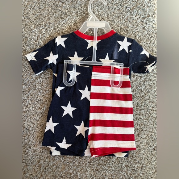 The Children’s Place• 2-Pc American Flag Shirt & Short Set 🇺🇸 | 18-24m - Picture 2 of 3